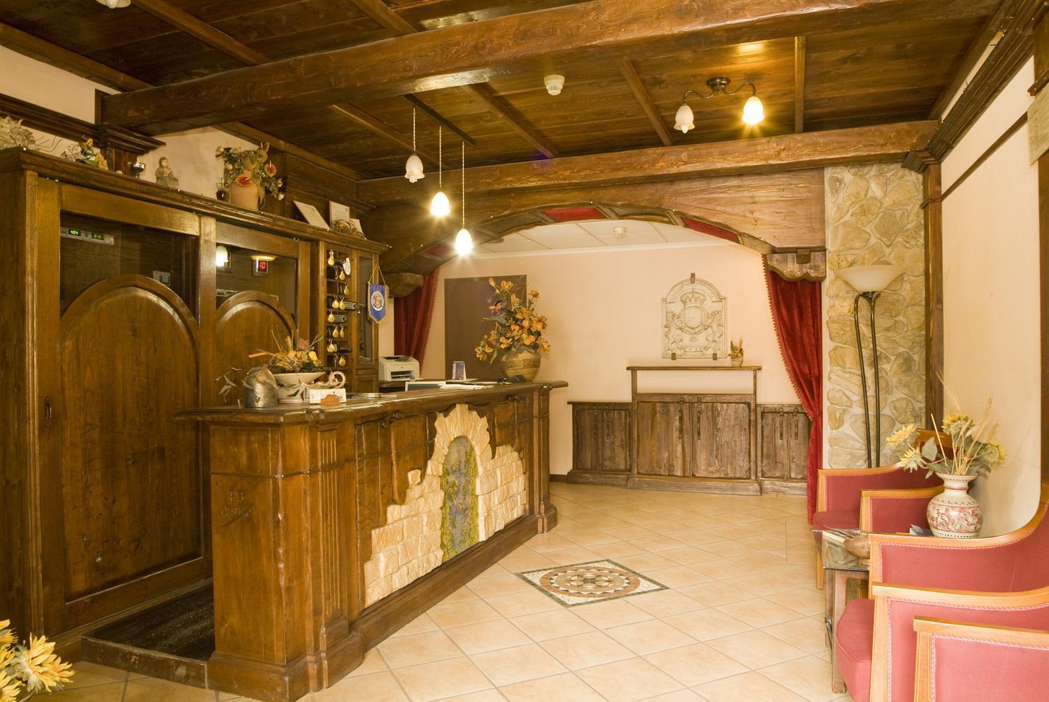 Dominus Hotel Sigillo Exterior photo